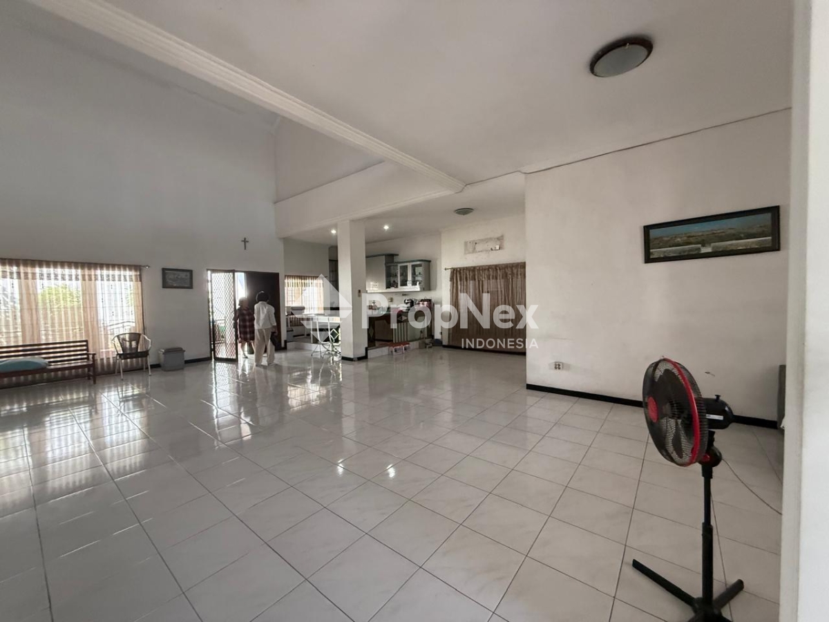 Rumah Modern Siap Huni Di Margorejo Indah — foto 8